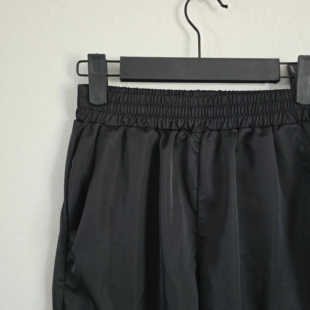 Forever 21 Black Cargo Pants - XS - Picture 4 of 14